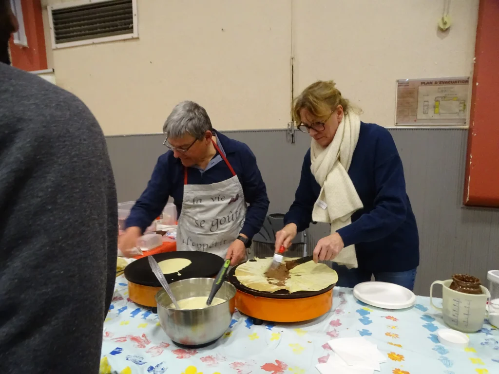 Des crèpes bretonnes pour le goûter après la présentation du nouveau maillot